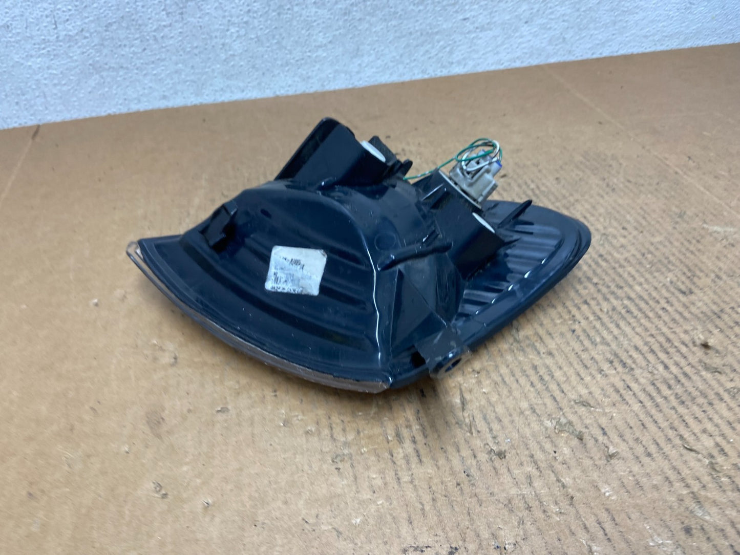 2005 to 2006 Toyota Tundra Left Driver LH Side Turn Signal Light AE1342 DG4