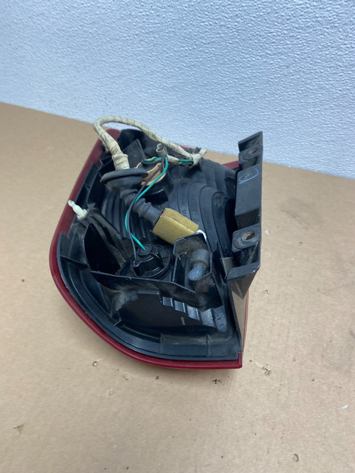 1999 to 2004 Nissan Pathfinder Left Driver Lh Side Tail light AB6329 DW5