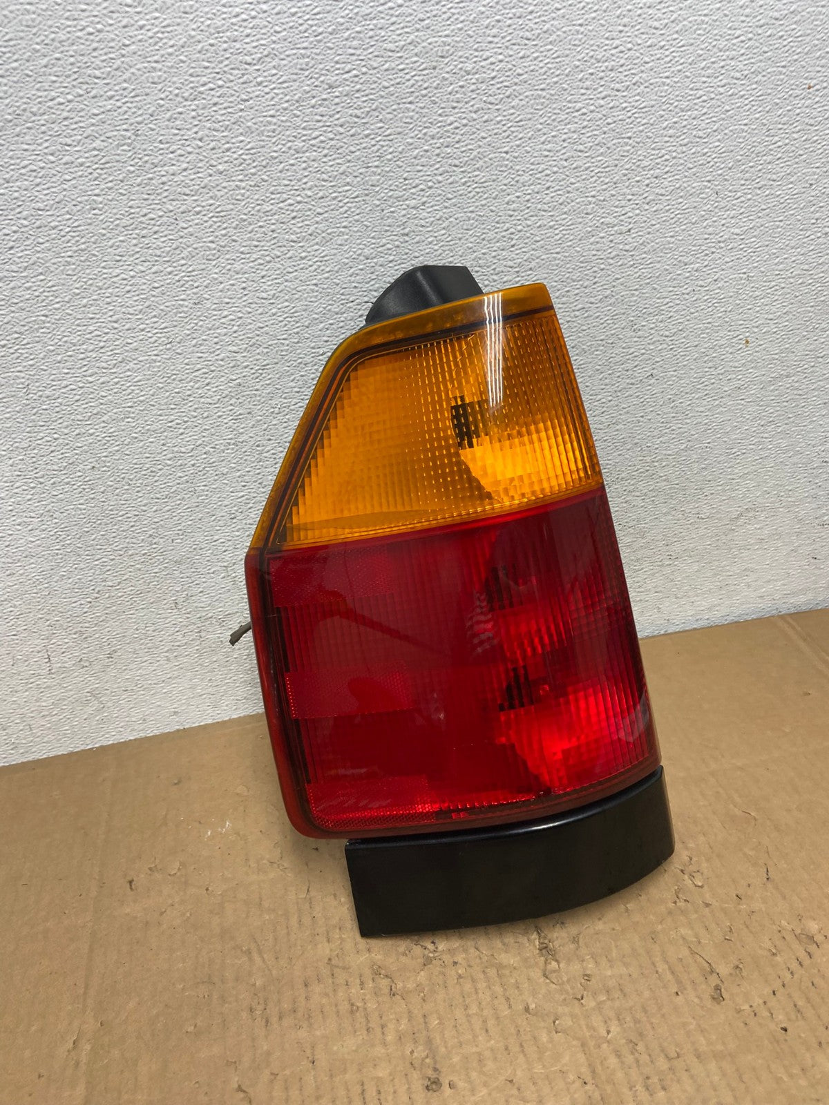 2002 to 2009 Gmc Envoy Left Driver Lh Side Tail Light AD1052 LK2