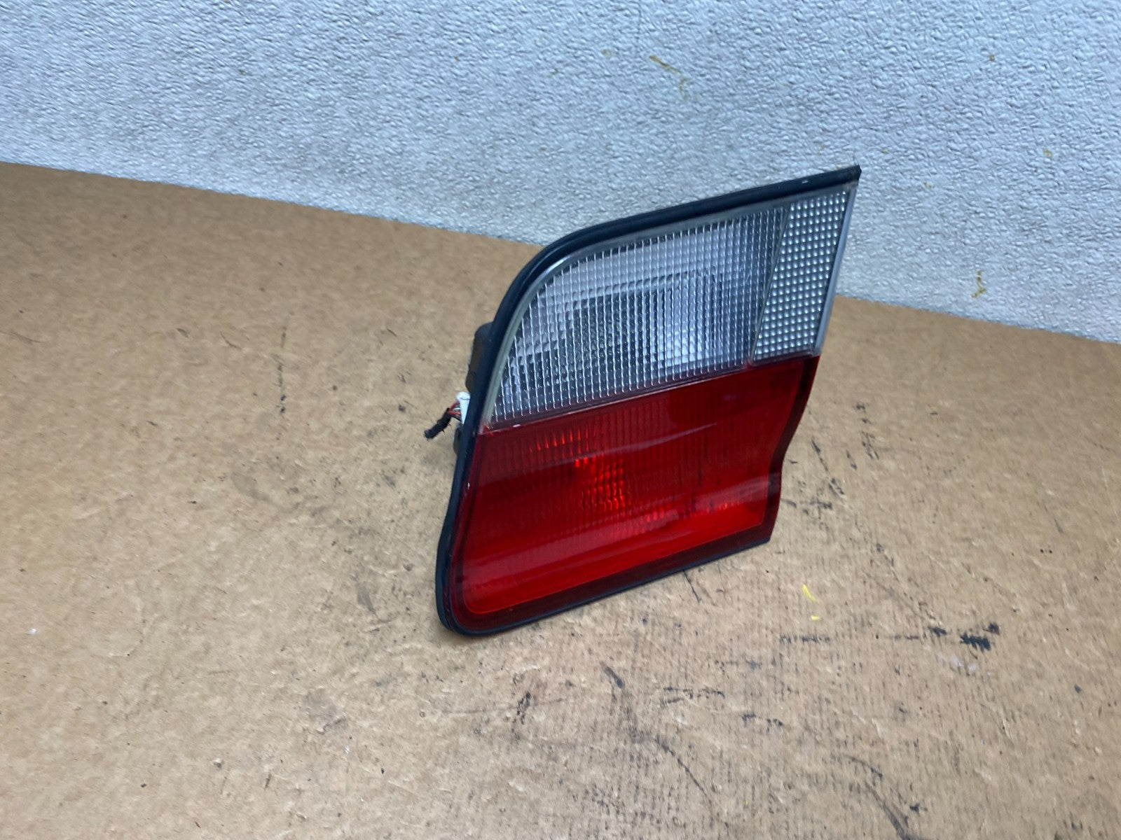 1995 1996 Nissan Maxima Right Passenger RH Side Inner Tail Light Oem S7155 DW2