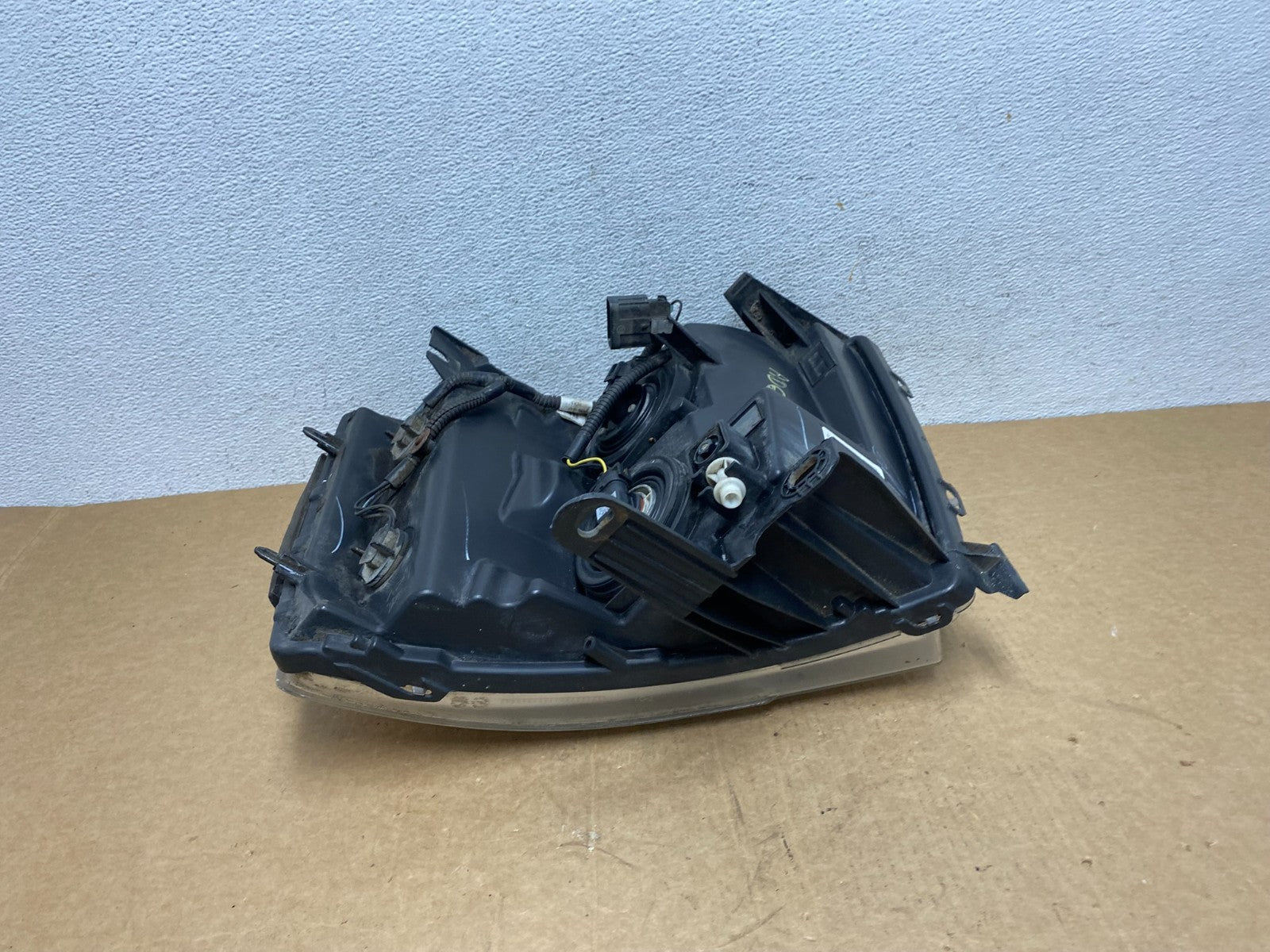 2007 to 2014 Chevrolet Silverado Right Passenger RH Side Headlight AD6100 DW5