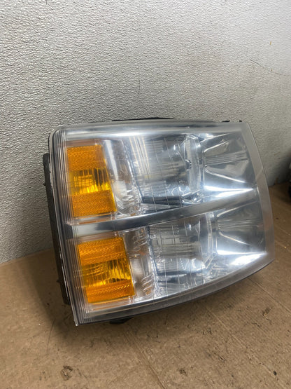 2007 to 2014 Chevrolet Silverado Right Passenger RH Side Headlight AA5116 DW2