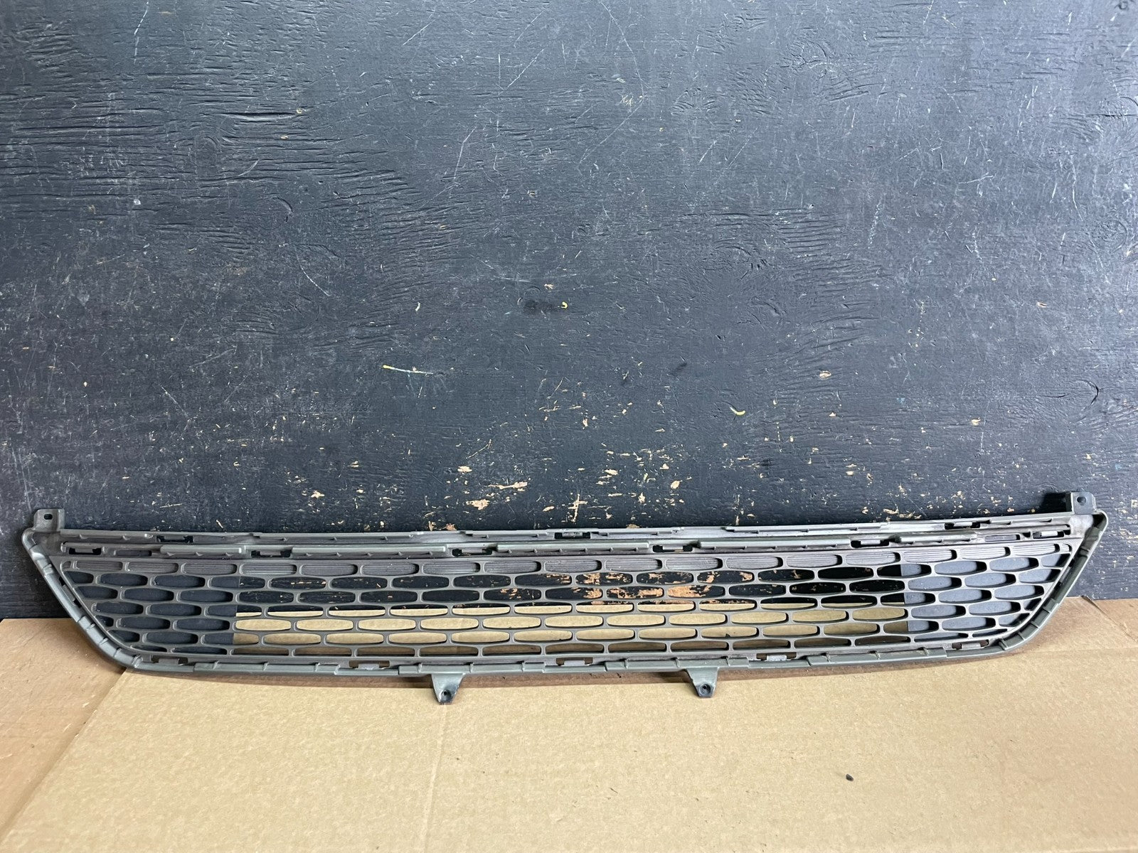 2014 to 2015 Kia Sorento Front Bumper Lower Center Grill Grille aa8940 DG0