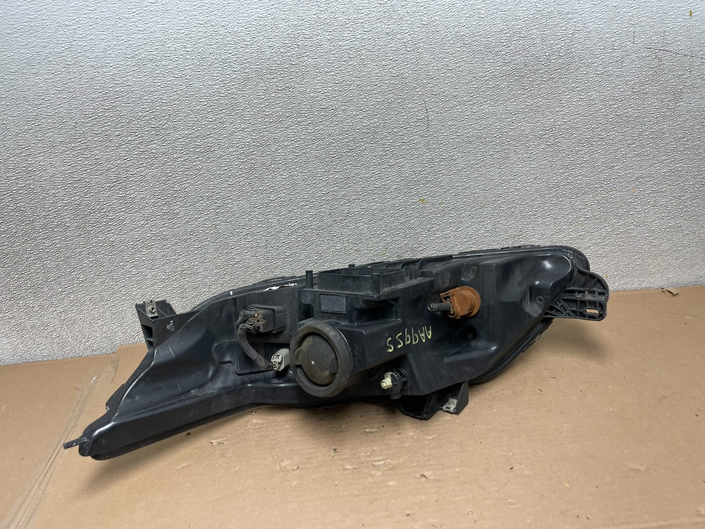 2010 2011 2012 Ford Taurus Right Passenger RH Halogen Headlight OEM AA9955 DW4