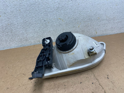 2001 2002 2003 Toyota Sienna Right Passenger Rh Side Headlight Halogen P9864 DW6