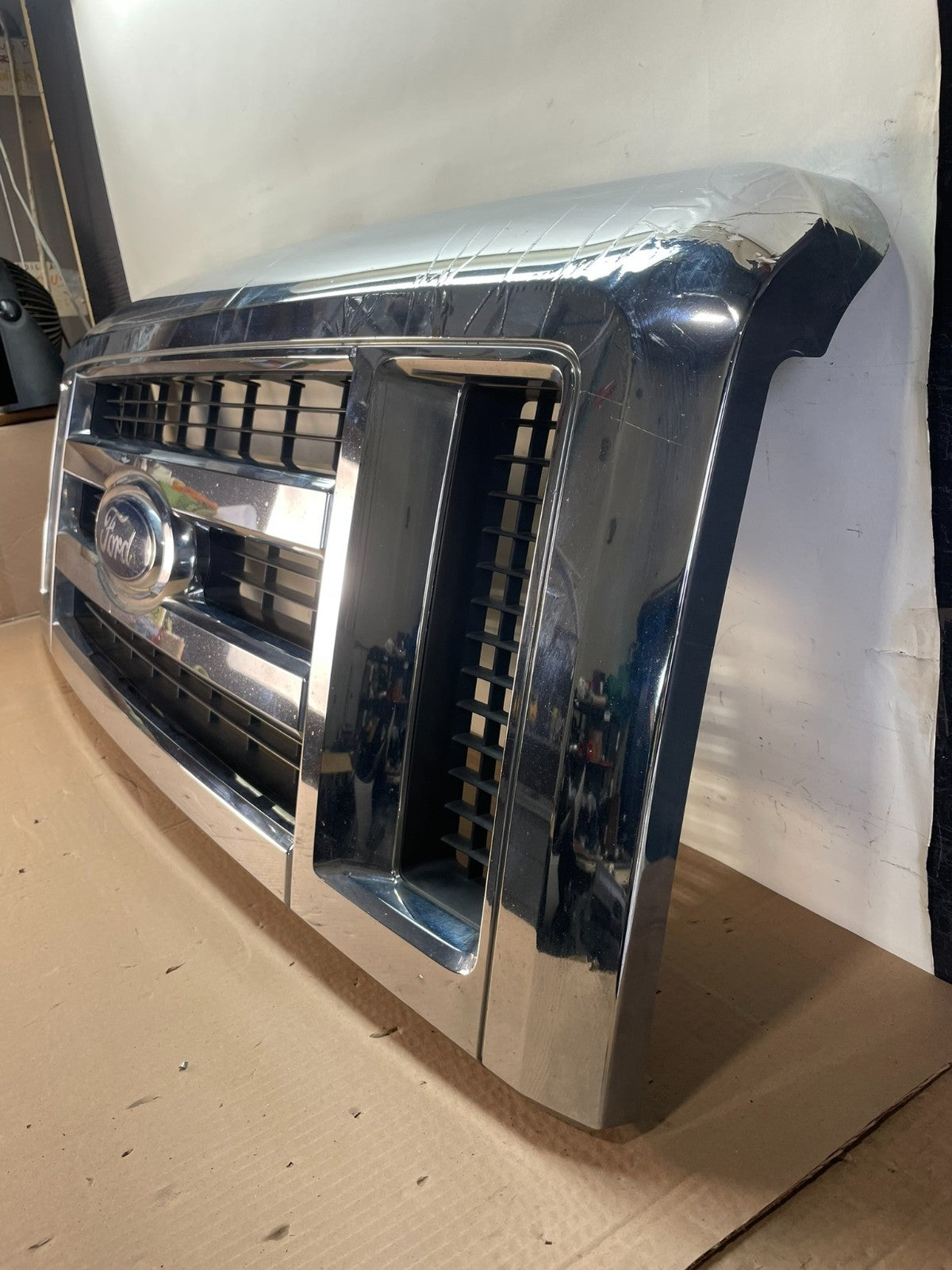 2008 to 2014 Ford Econoline E150 E250 Front Upper Black Grill Grille ag7673 DG1
