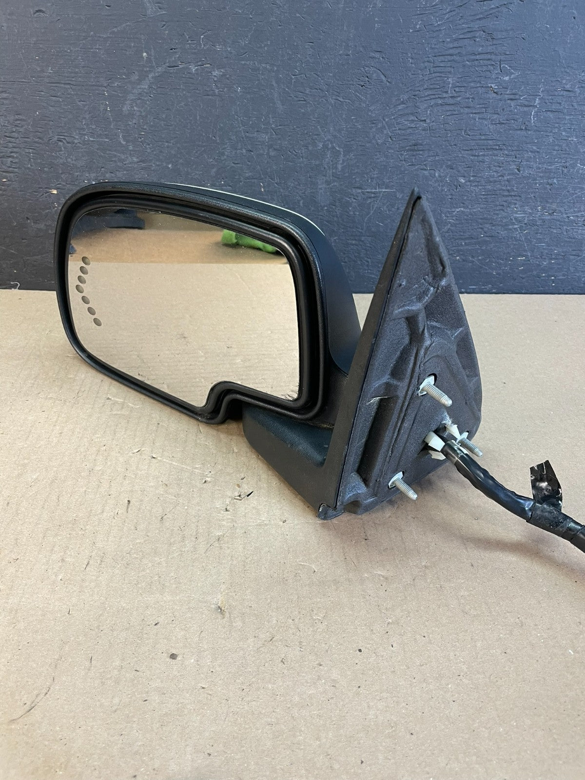 2003-2006 Chevrolet Tahoe Suburban Left Driver LH Turn Door Mirror AE1130 DW2