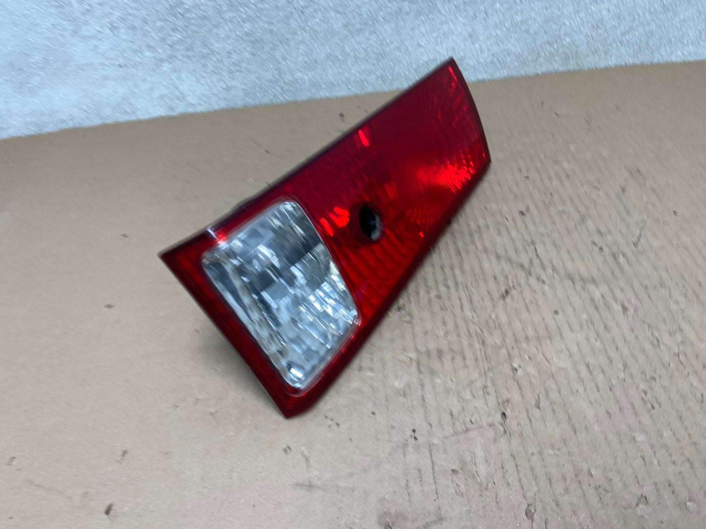 2000-2001 Toyota Camry Tail Light Right Passenger Rh Side Inner Oem AB6013 LK2