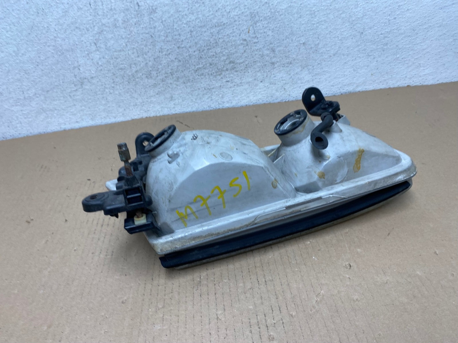 2000 to 2001 Toyota Camry Front Left Driver Side Headlight AF3086 LK7