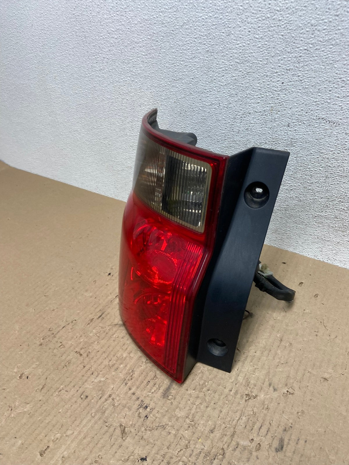 2003 to 2008 Honda Element Left Driver LH Side Tail Light AE7117 LK1