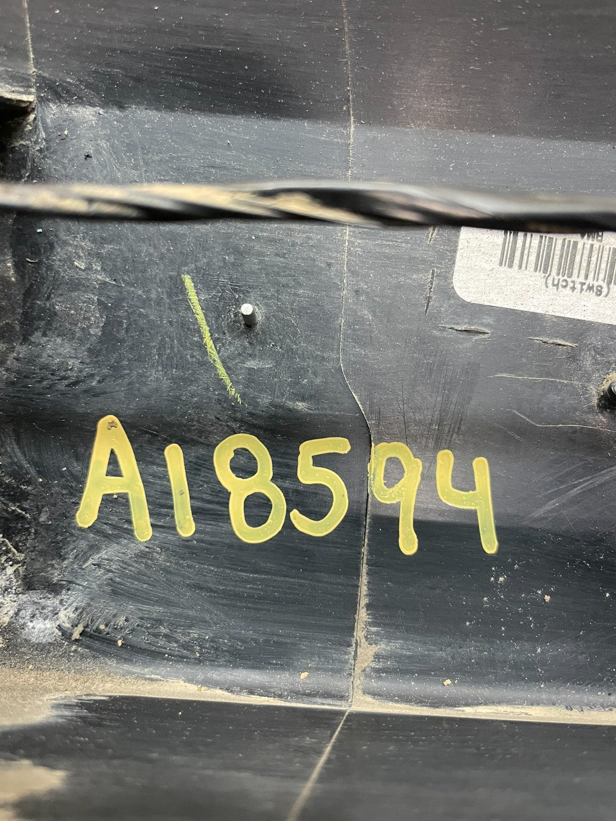 2007 to 2014 Suburban Tahoe Yukon Trunk Molding W/O Camera ai8594 DG6
