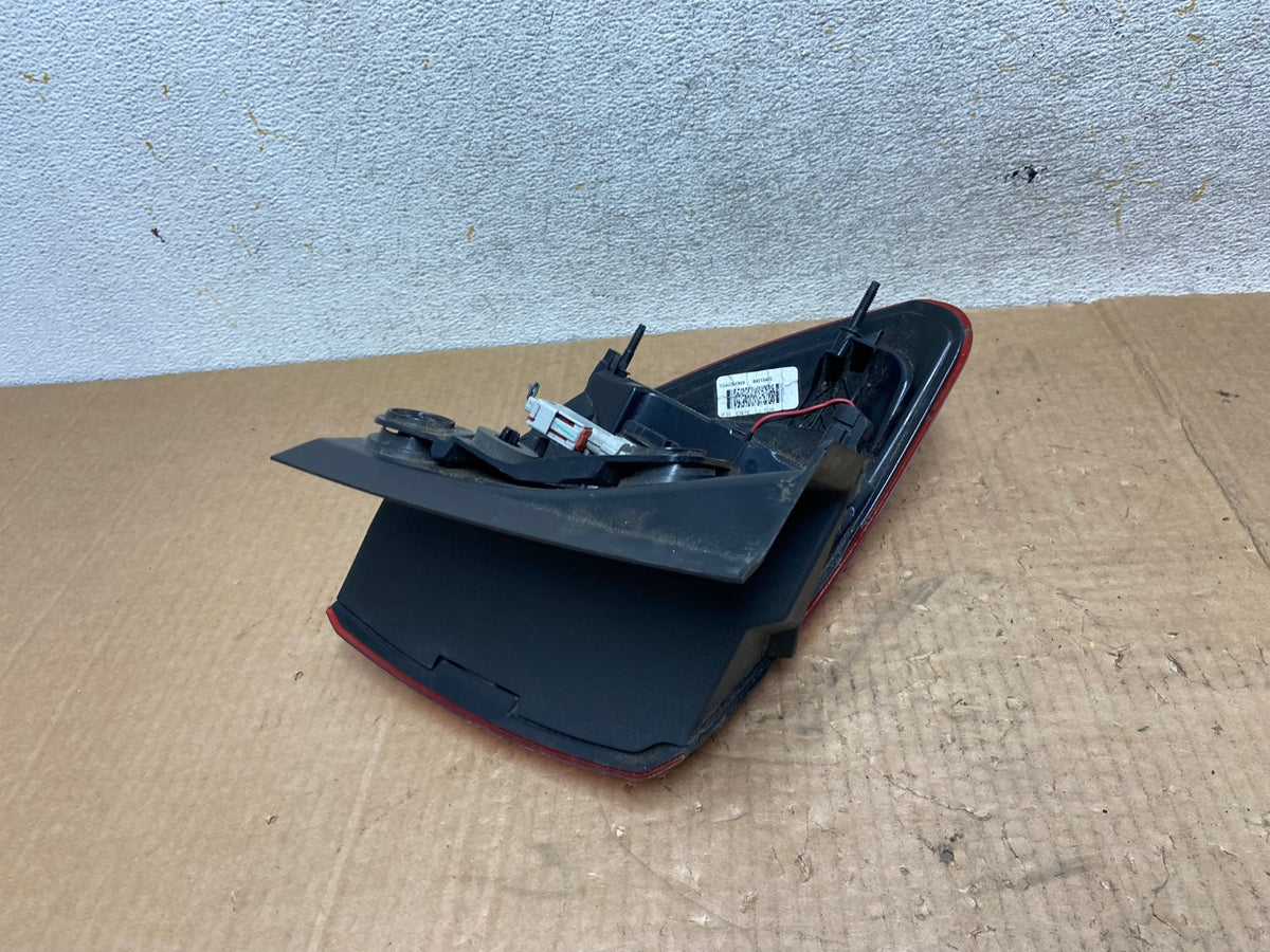 2017 to 2019 GMC Acadia Right Passenger RH Side LED Tail Light AI4747 LK4