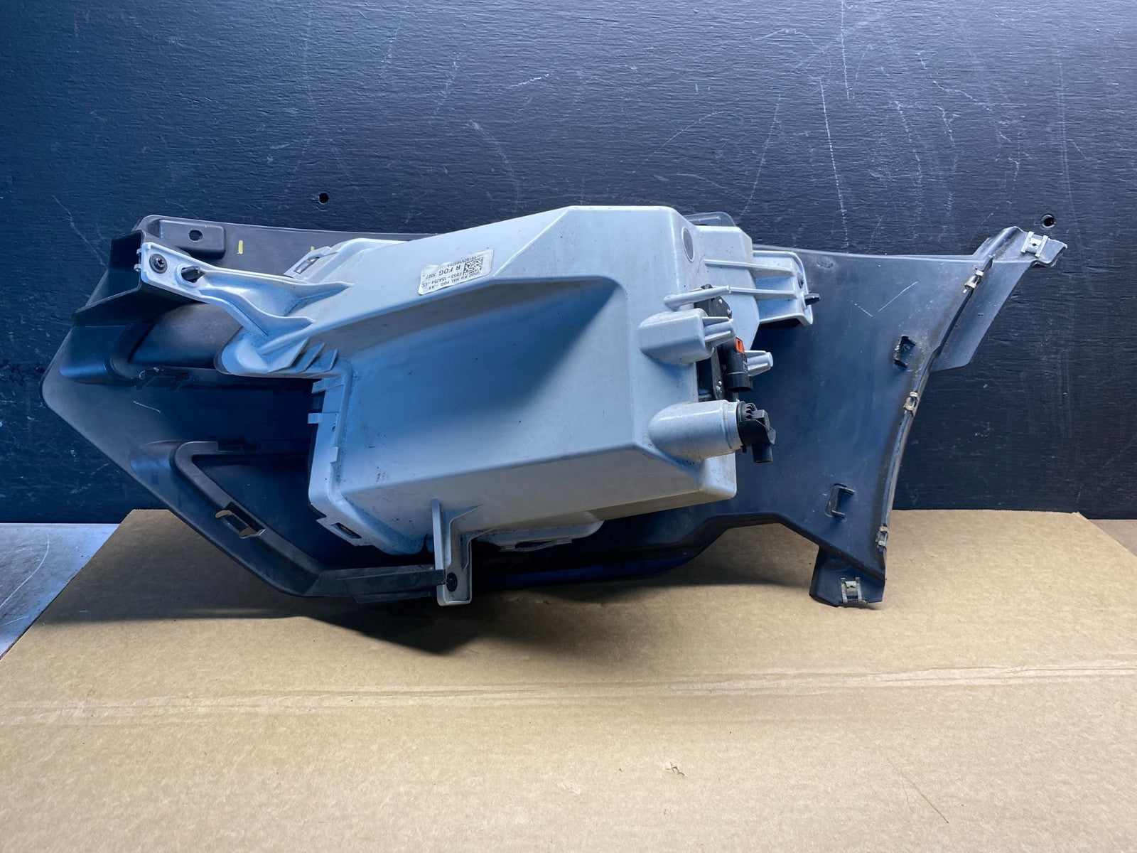 2016 - 2018 Ford Explorer Right Passsenger Fog Light Trim Bezel af6841 DG4