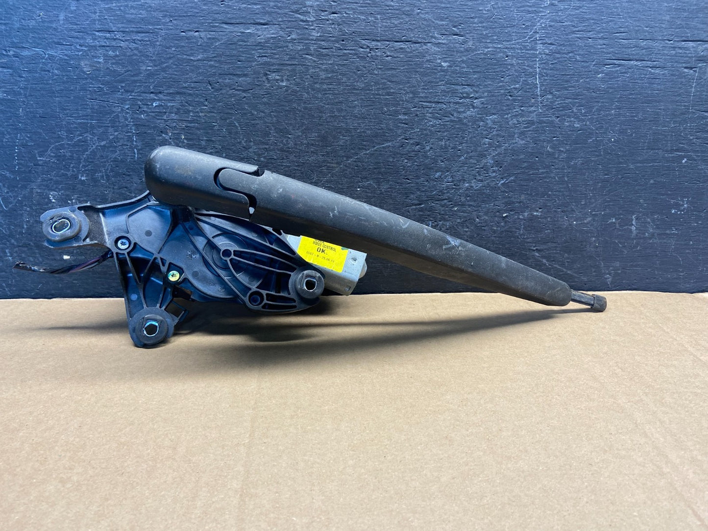 2011 to 2019 Ford Explorer Rear Windshield Wiper Motor AF9357 DG0