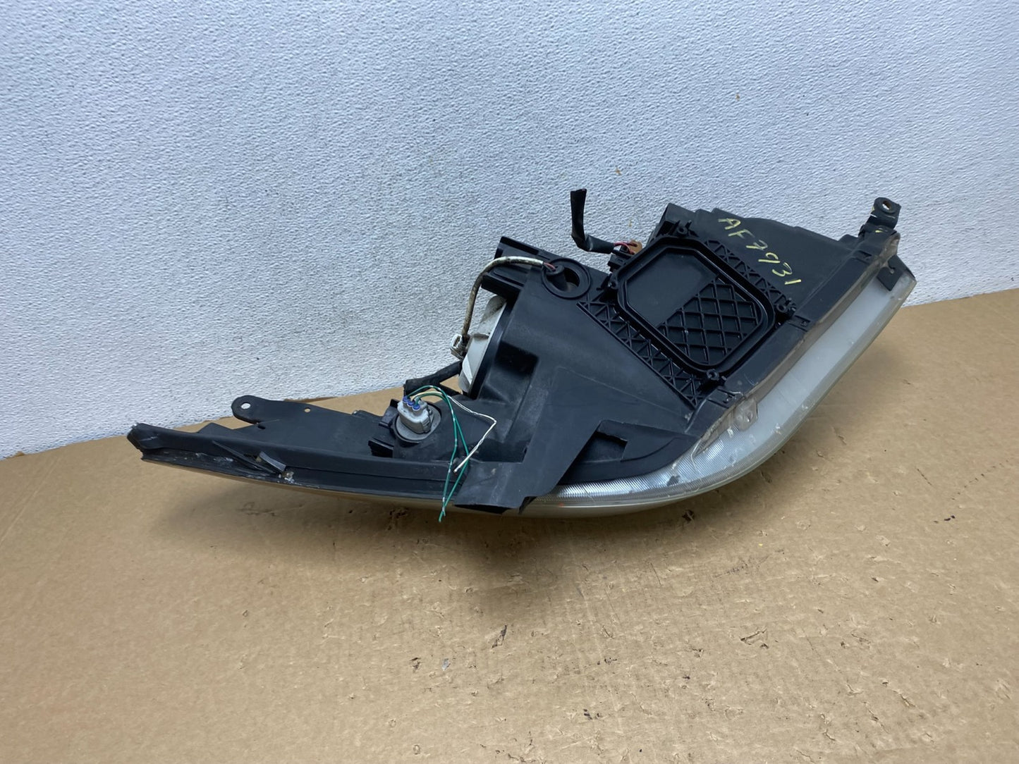 2007 - 2008 Toyota Solara Left Driver LH Halogen Headlight AF7931 DW8