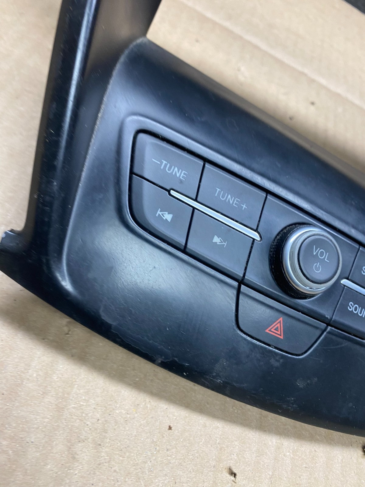 2017 2018 2019 Ford Escape Dash Radio Control Panel Bezel U5907  DG2