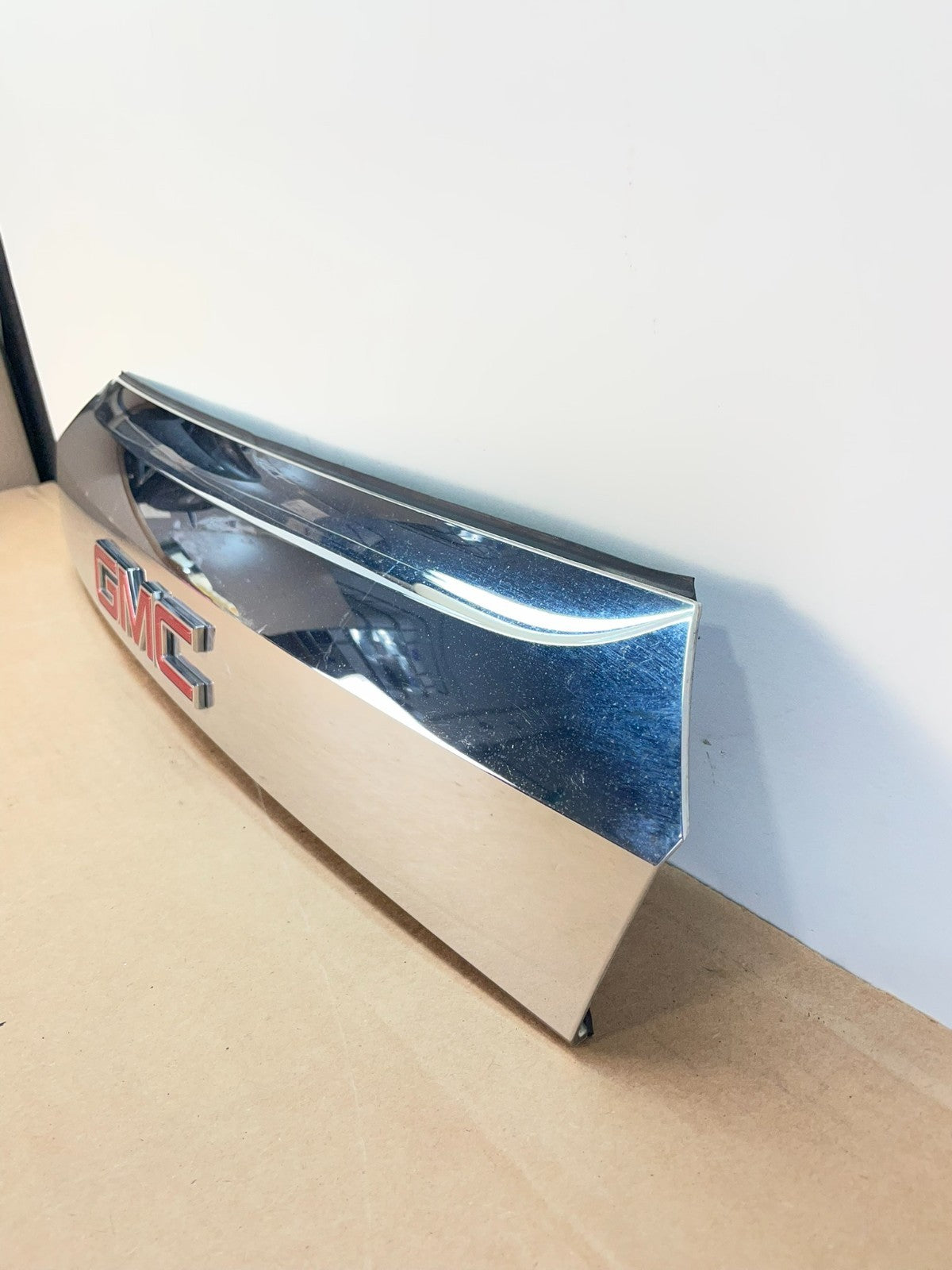 2011-2015 GMC Terrain Tailgate Liftgate Chrome Finish Molding Camera AG0816 DG1