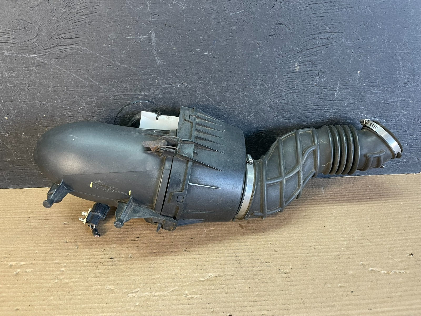 1999-2004 Ford Mustang 3.8L V6 Air Intake Housing Cleaner Box af3498 DG0