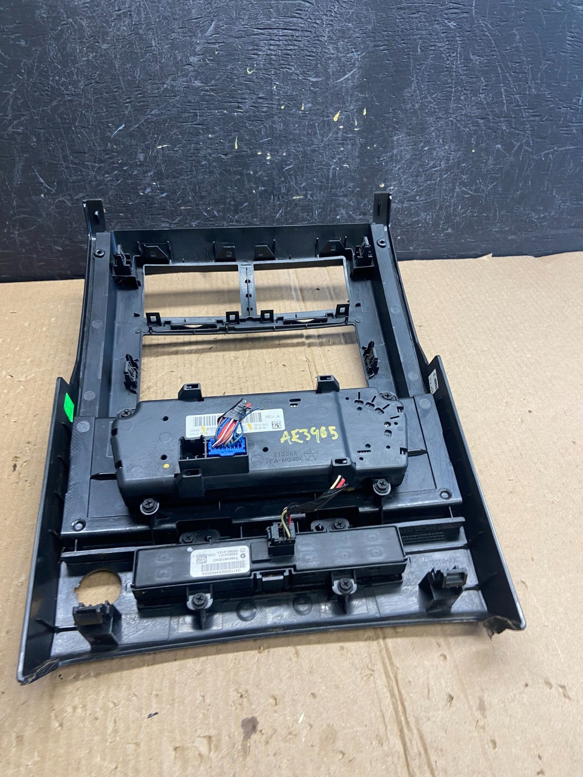 2008 to 2012 Jeep Liberty Dash Climate Temperature Control Radio Bezel AE3965 DG6