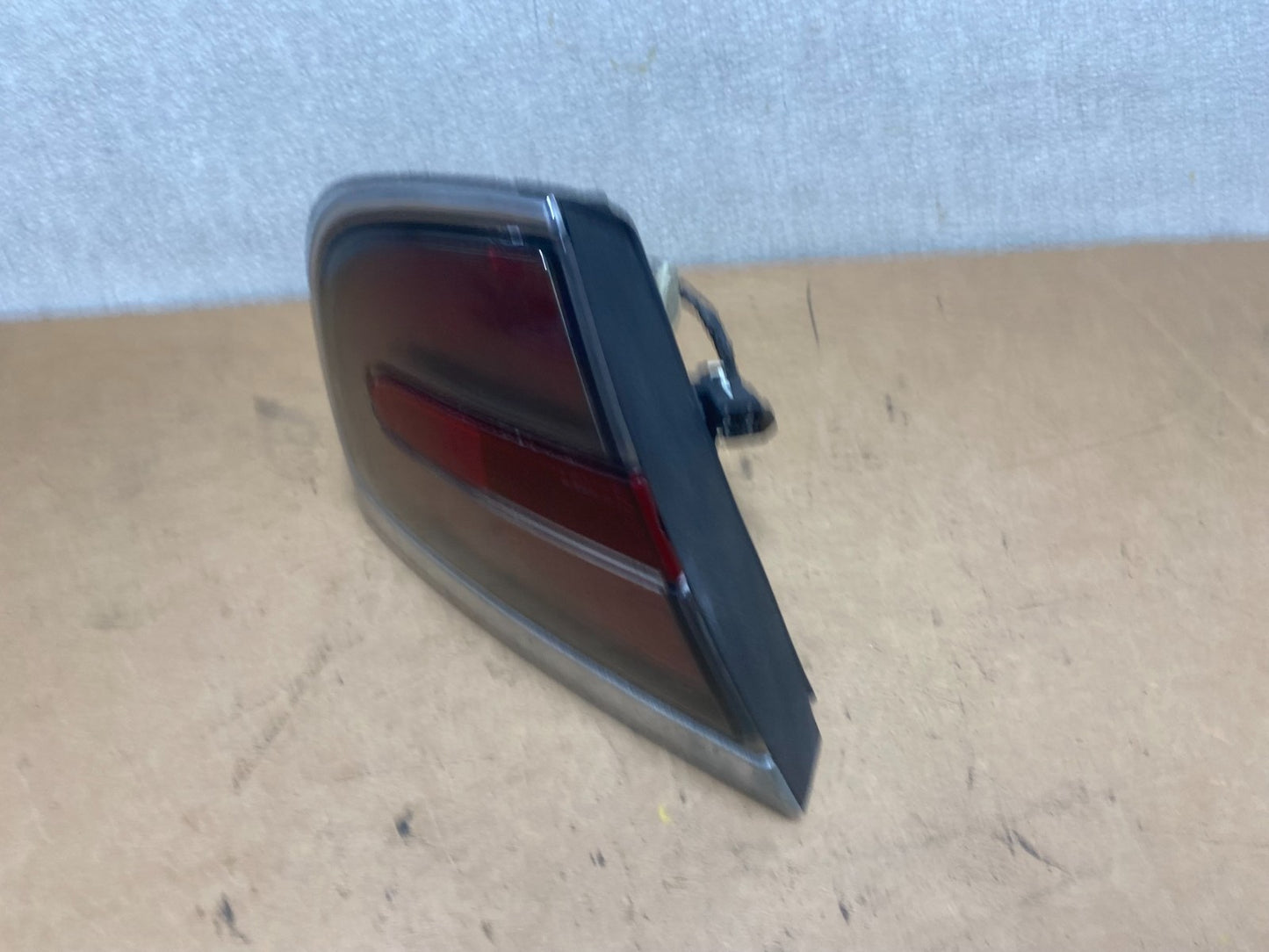 1997-1998 Buick Park Avenue Ave Left Driver Lh Side Tail Light OEM X5240 DW1