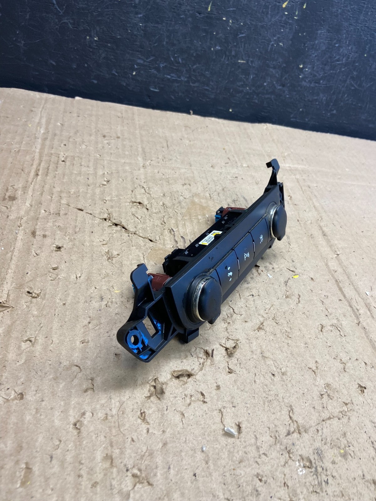 2007 - 2014 Chevrolet Tahoe Yukon Pedal Traction Control Switch AE1994 DG1