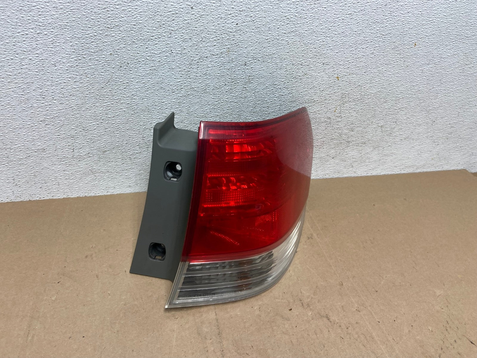 2008 2009 2010 Honda Odyssey Right Passenger Side Tail Light AE6715 LK2