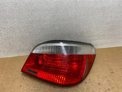 2004 - 2007 BMW 5 Series E60 Right Passenger RH Side Tail Light OEM T5415 DW0