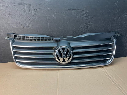 2001 to 2005 Volkswagen Passat Front Upper Grill Grille AD8365 DG0