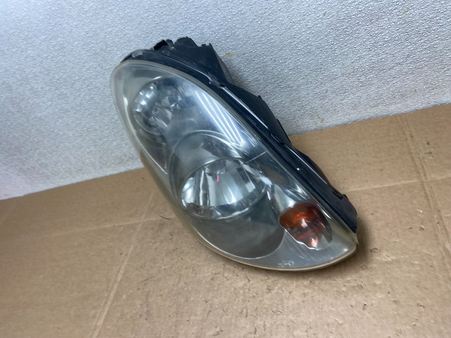 2003 to 2004 Infiniti G35 Right Passenger Side Xenon HID Headlight Oem Y8817 DW1
