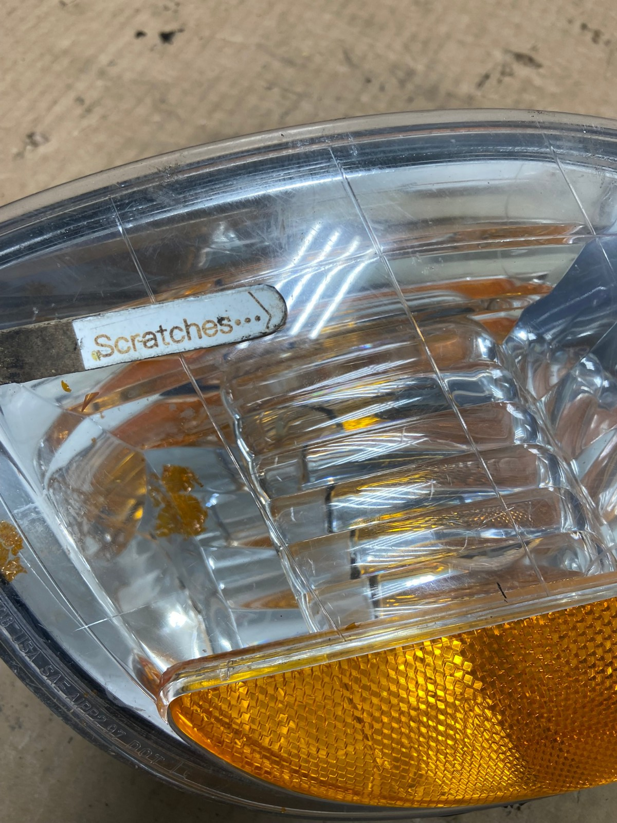 2005 to 2006 Toyota Tundra Left Driver LH Side Turn Signal Light AI7956 LK3