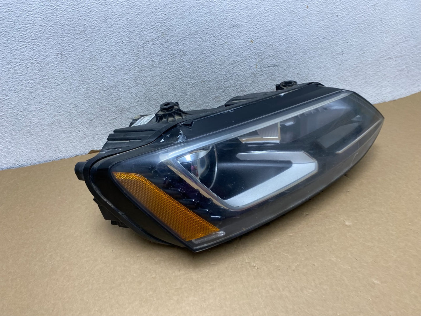 2012 to 2014 Volkswagen Jetta Right Passenger RH Headlight Xenon HID AF7279 DW2