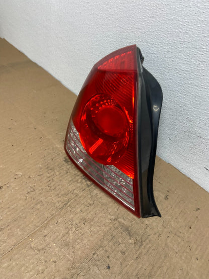 2004 2005 2006 Hyundai Elantra Sedan Left Driver LH Tail Light OEM AB8533 DW1
