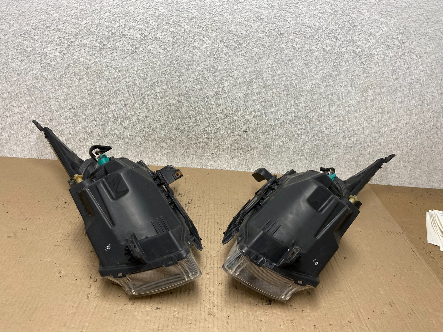 2011 to 2015 Chevrolet Cruze Halogen Left+Right Set Headlights AF6044 DW7