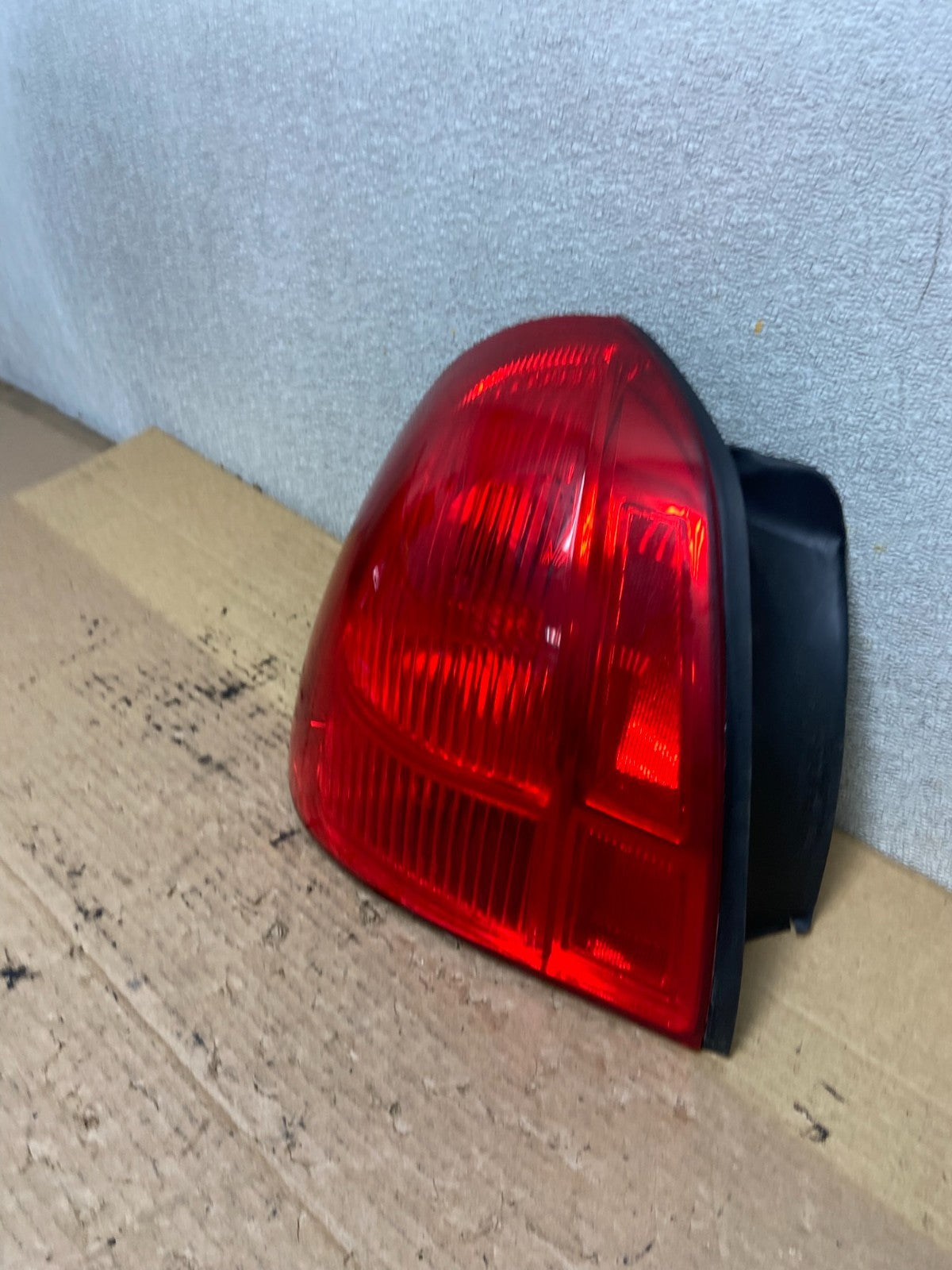 2003 to 2011 Lincoln Town Car Left Driver Lh Side Tail Light OEM AB3352 LK1