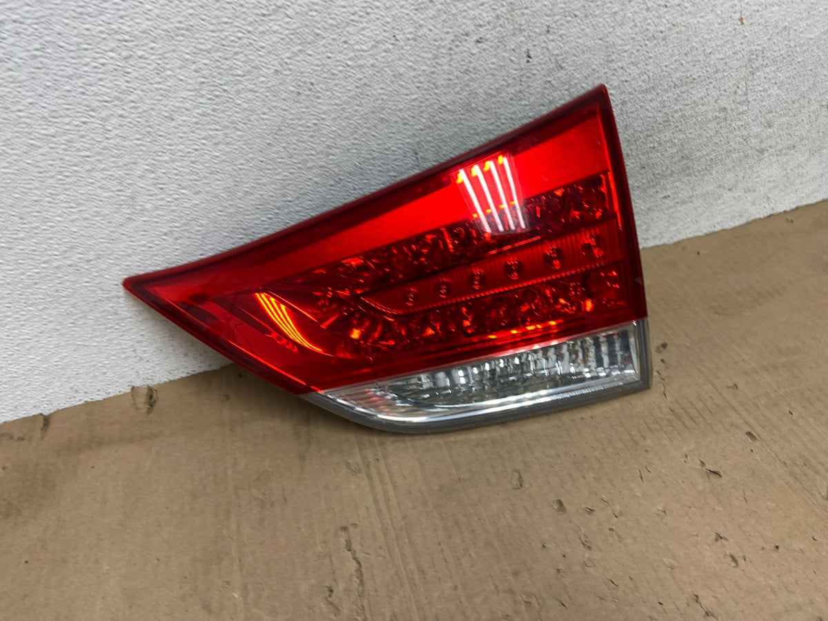 2011-2020 Toyota Sienna Right Passenger RH Side Inner Tail Light AE9162 DG2