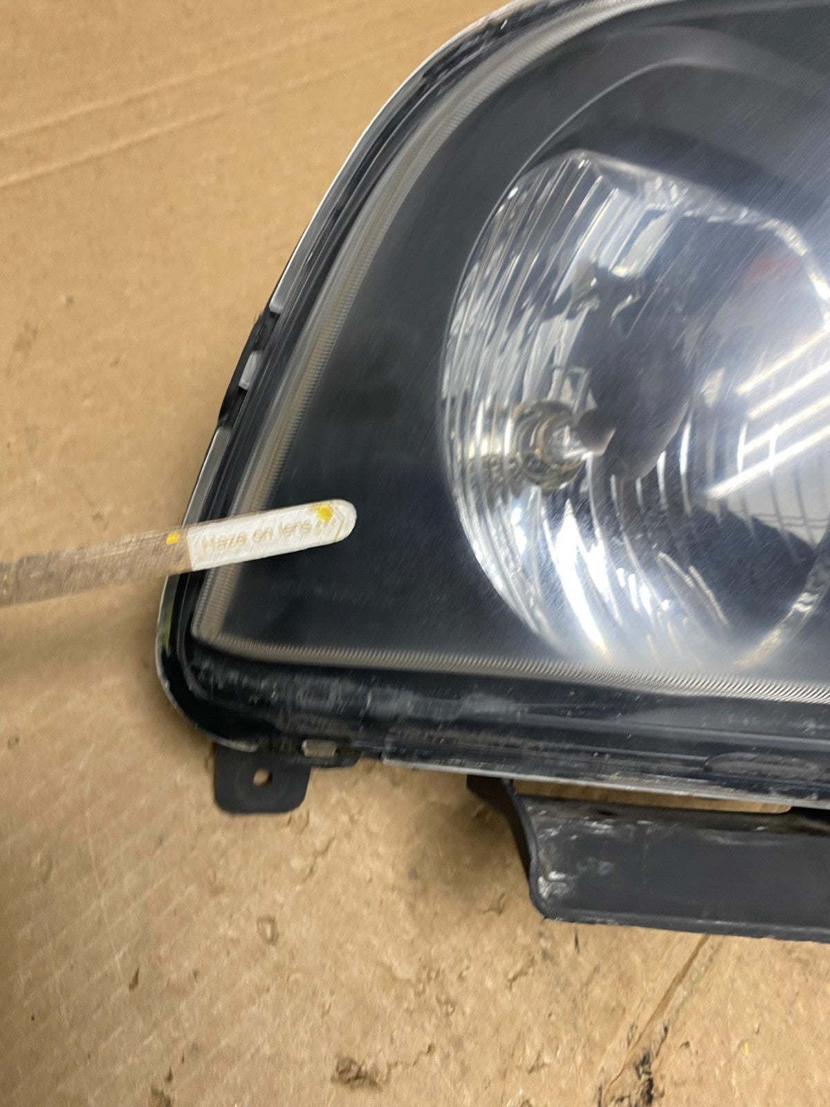 2005 to 2009 Ford Mustang Left+Right Set Side Black Halogen Headlights V3067 DW6