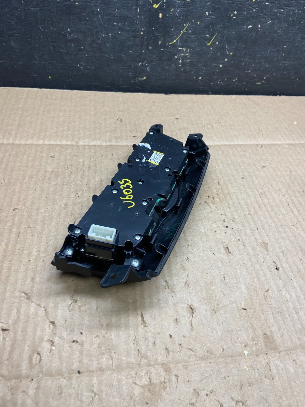 2009-2014 Nissan Murano AM FM Radio CD Control Panel U6035 DG3