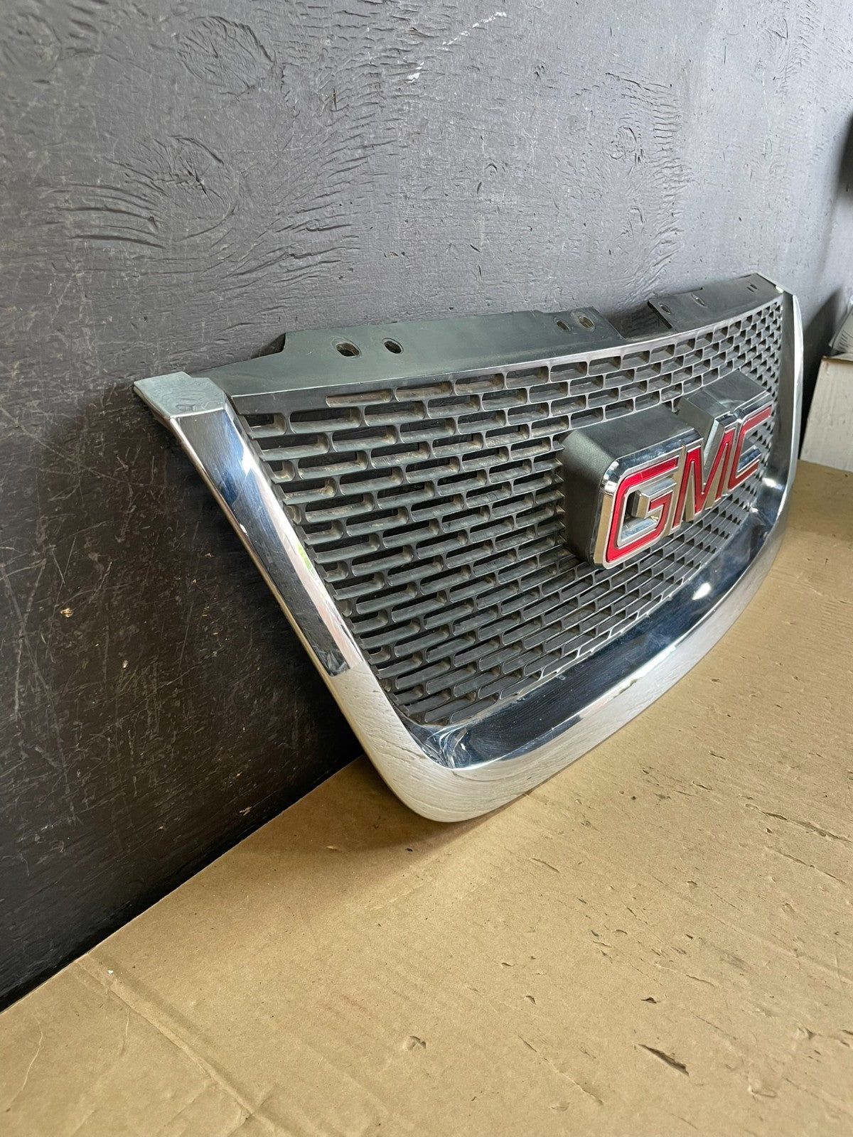 2007 to 2012 GMC Acadia Front Upper Grill Grille AD5857 DW2