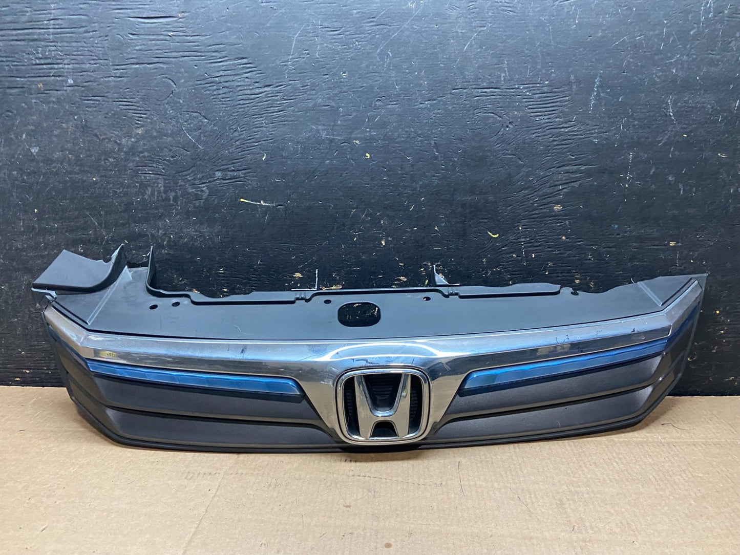 2012 Honda Civic Hybrid Front Upper Grill Grille w/ Emblem OEM Y9404 DG0