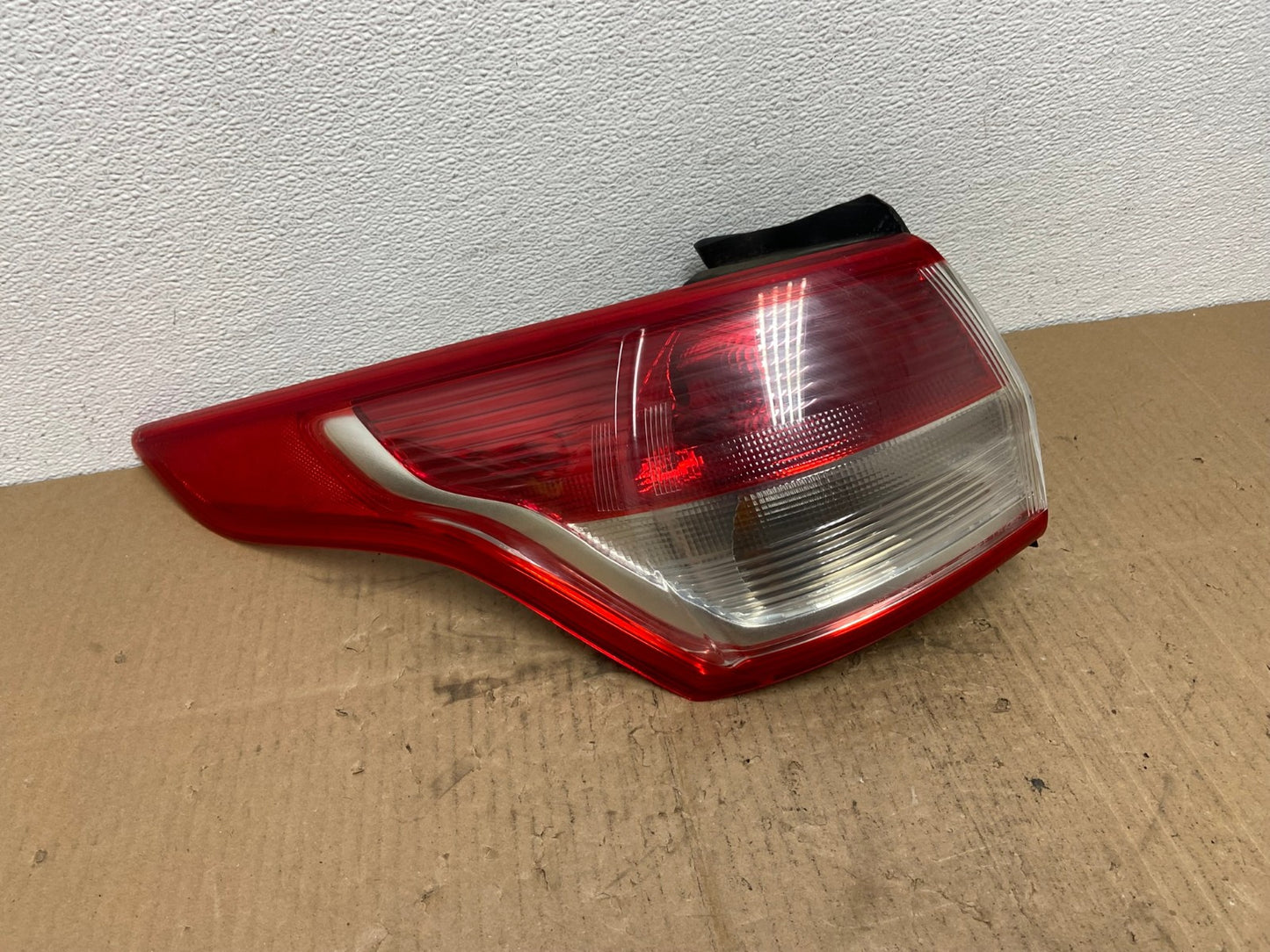 2013 to 2016 Ford Escape Left Driver LH Side Tail Light OEM AB8374 LK0