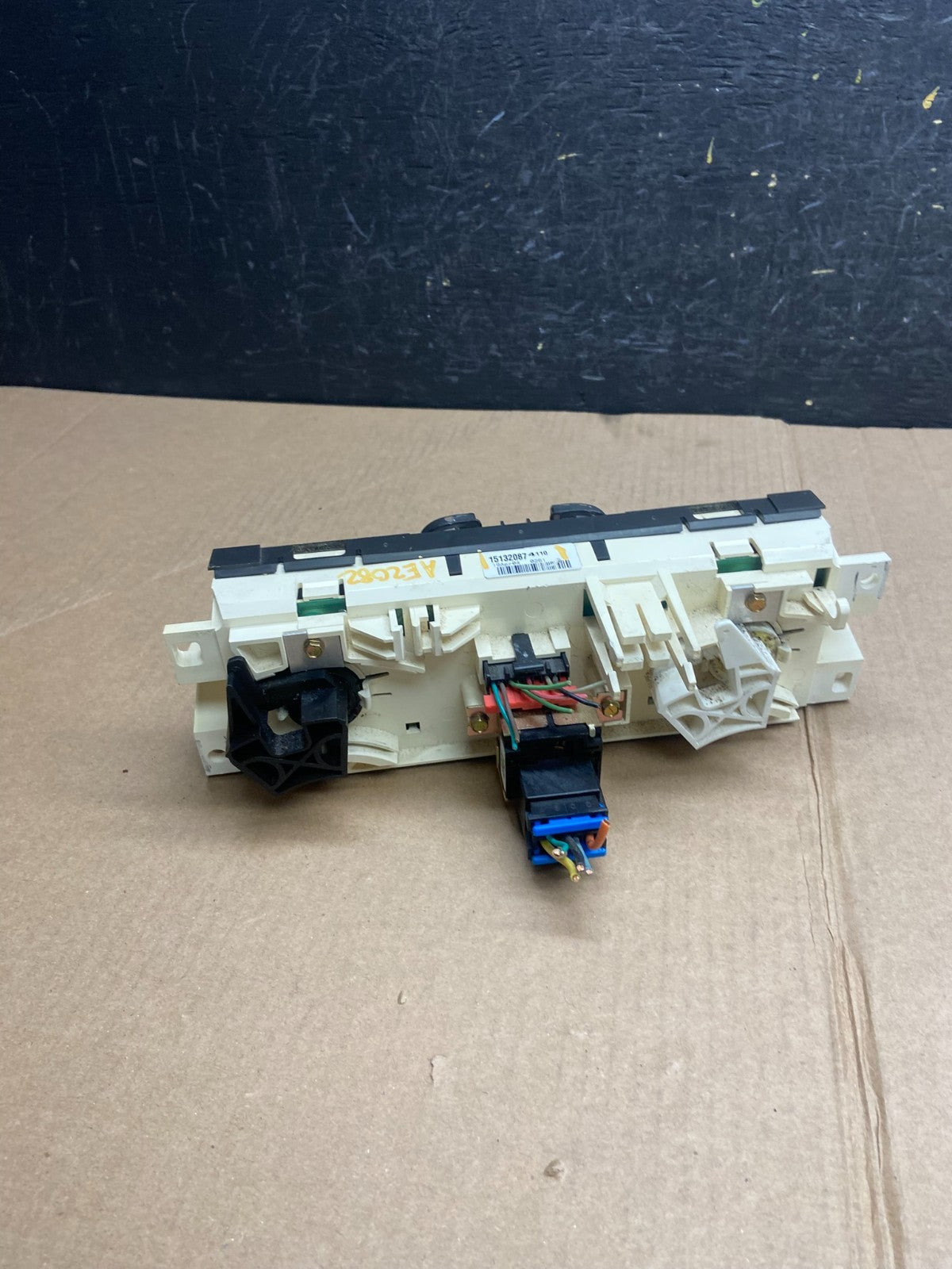 2004 to 2008 GMC Chevrolet Canyon Colorado Climate Control A/C Panel AE2082 DG4