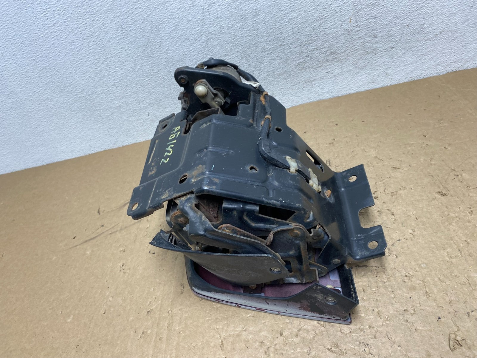 1991 to 1993 Mitsubishi 3000GT Right Passenger Headlight W Motor AG1422 DG8