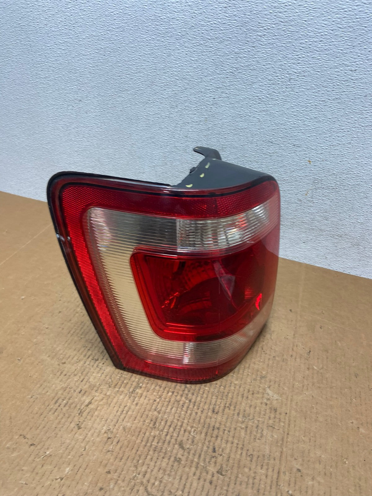2008 to 2012 Ford Escape Left Driver LH Side Tail Light AE1194 LK2