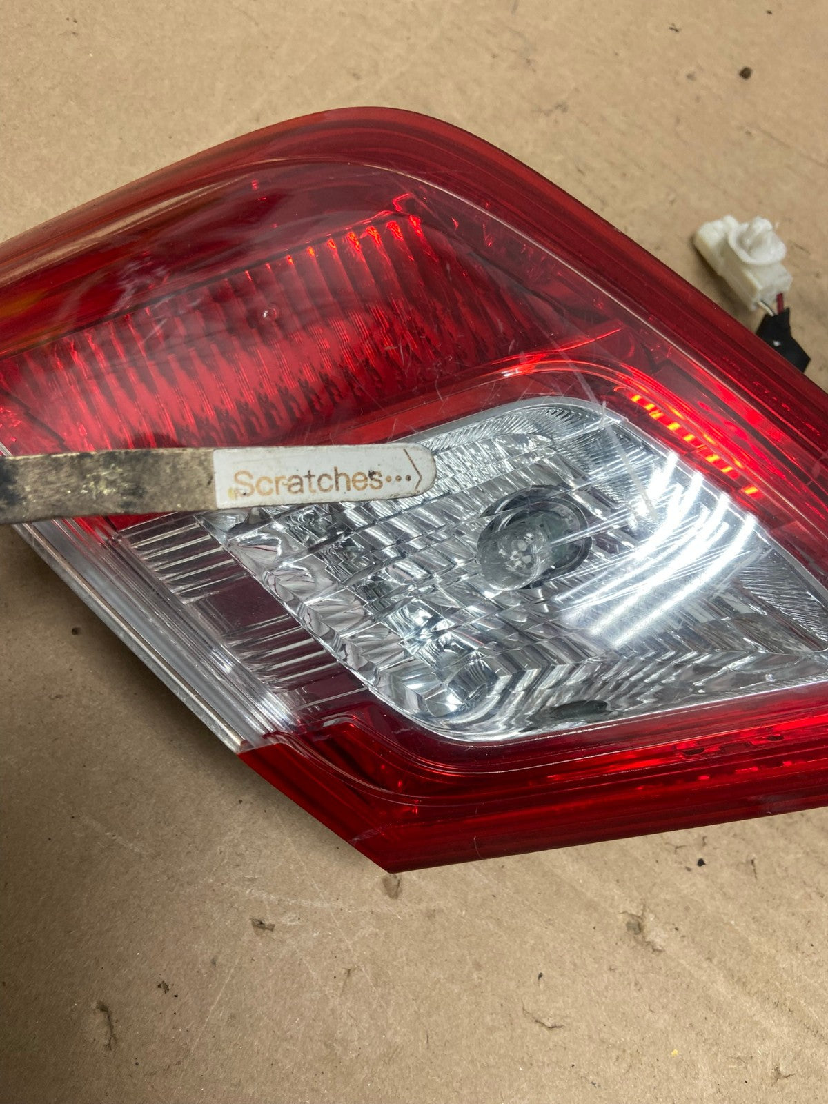 2010 - 2011 Toyota Camry Left Driver LH Side Inner Tail Light AH9504 LK3