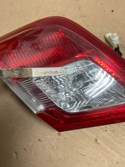 2010 - 2011 Toyota Camry Left Driver LH Side Inner Tail Light AH9504 LK3