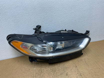 2013 to 2016 Ford Fusion Right Passenger Rh Side Headlight AD0709 DW0