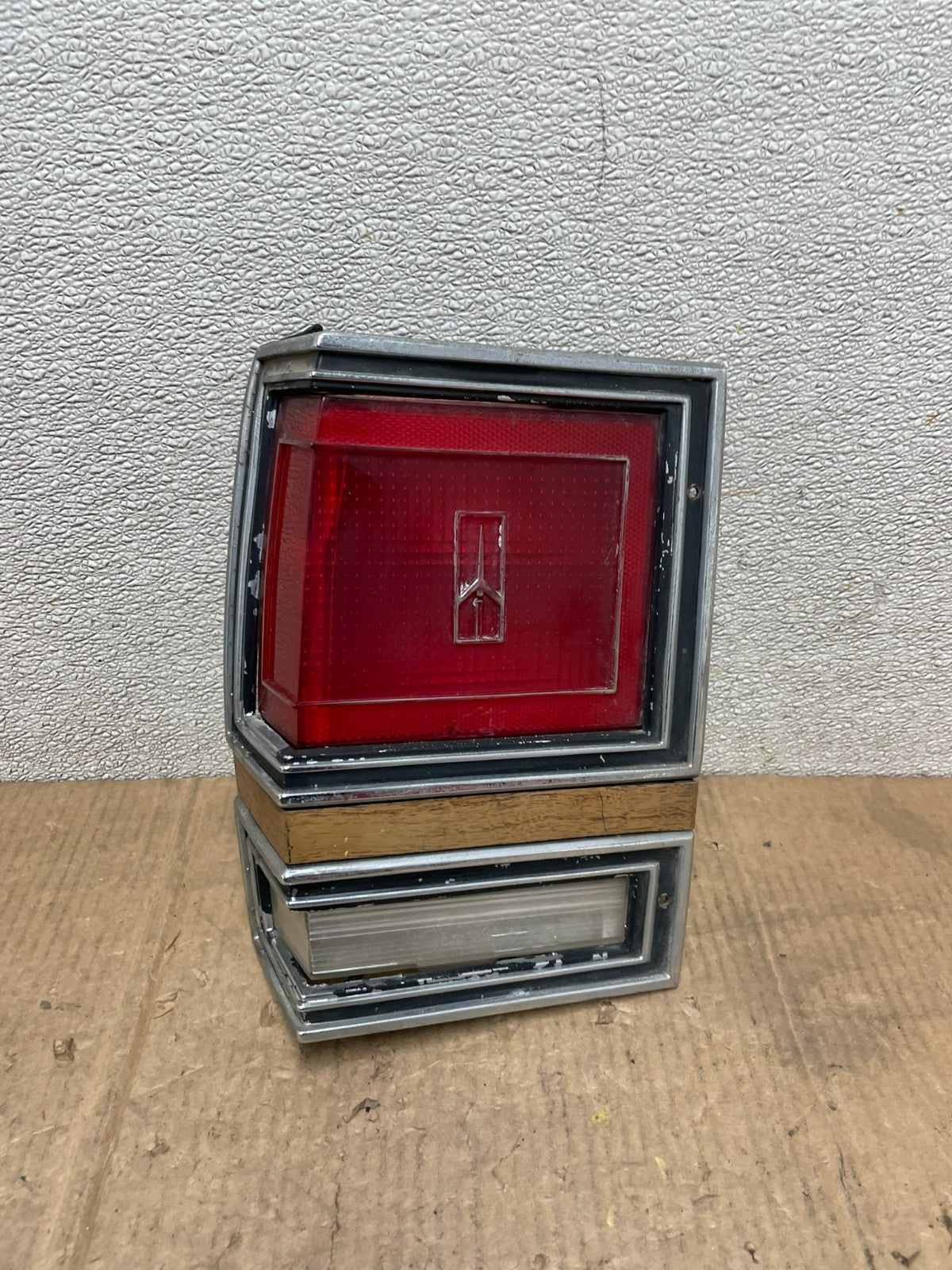 1986-1989 Oldsmobile Cutlass Cruiser Left Driver Side Tail Light AA65620