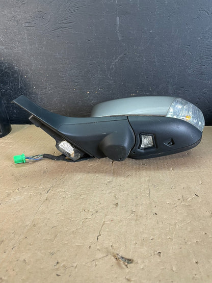 2007 - 2011 Volvo XC70 V70 Left Driver View Door Mirror AD5888 DW3