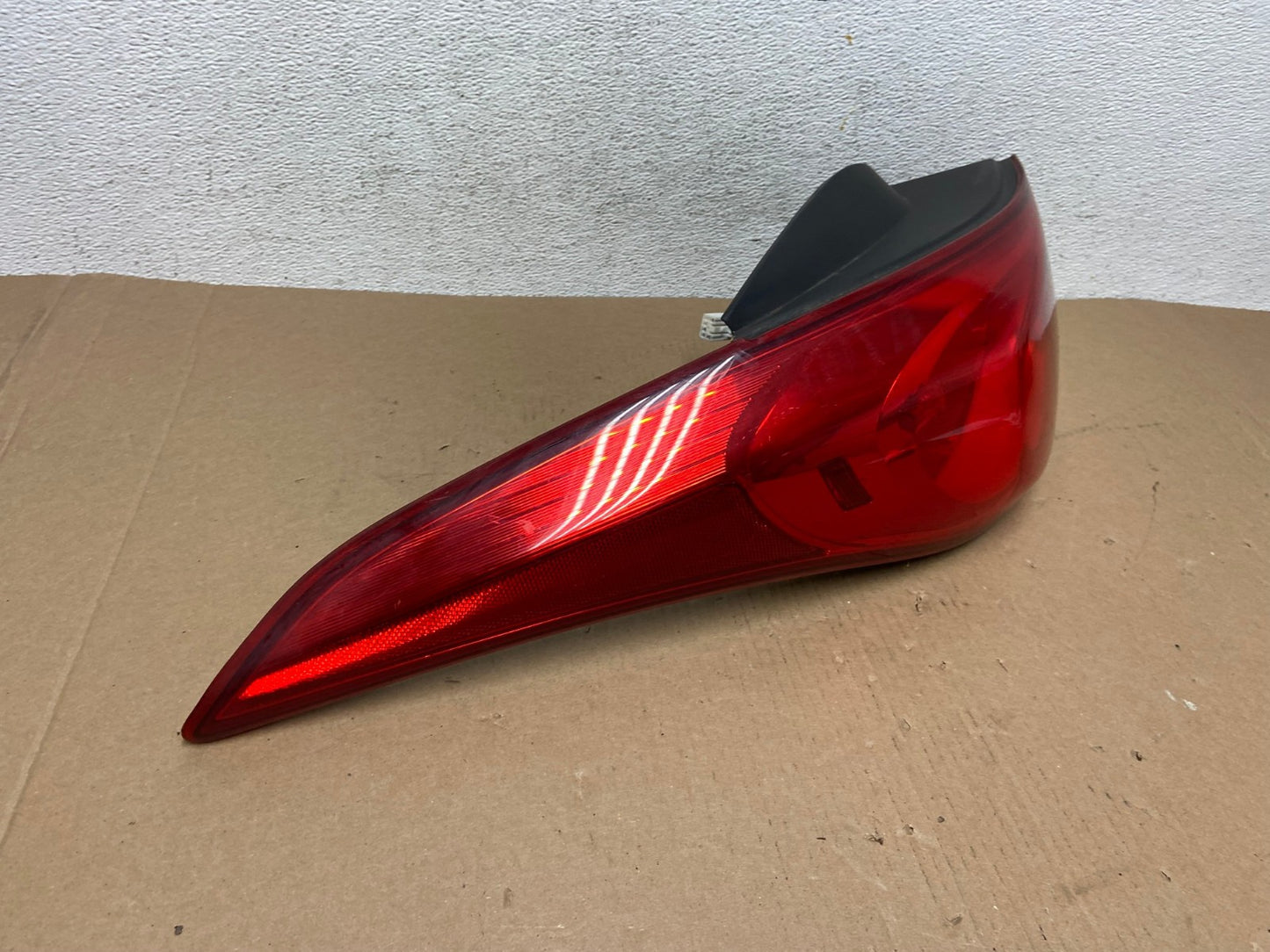 2011 2012 2013 Hyundai Elantra Sedan Left Driver Side Tail Light AD6444 LK2