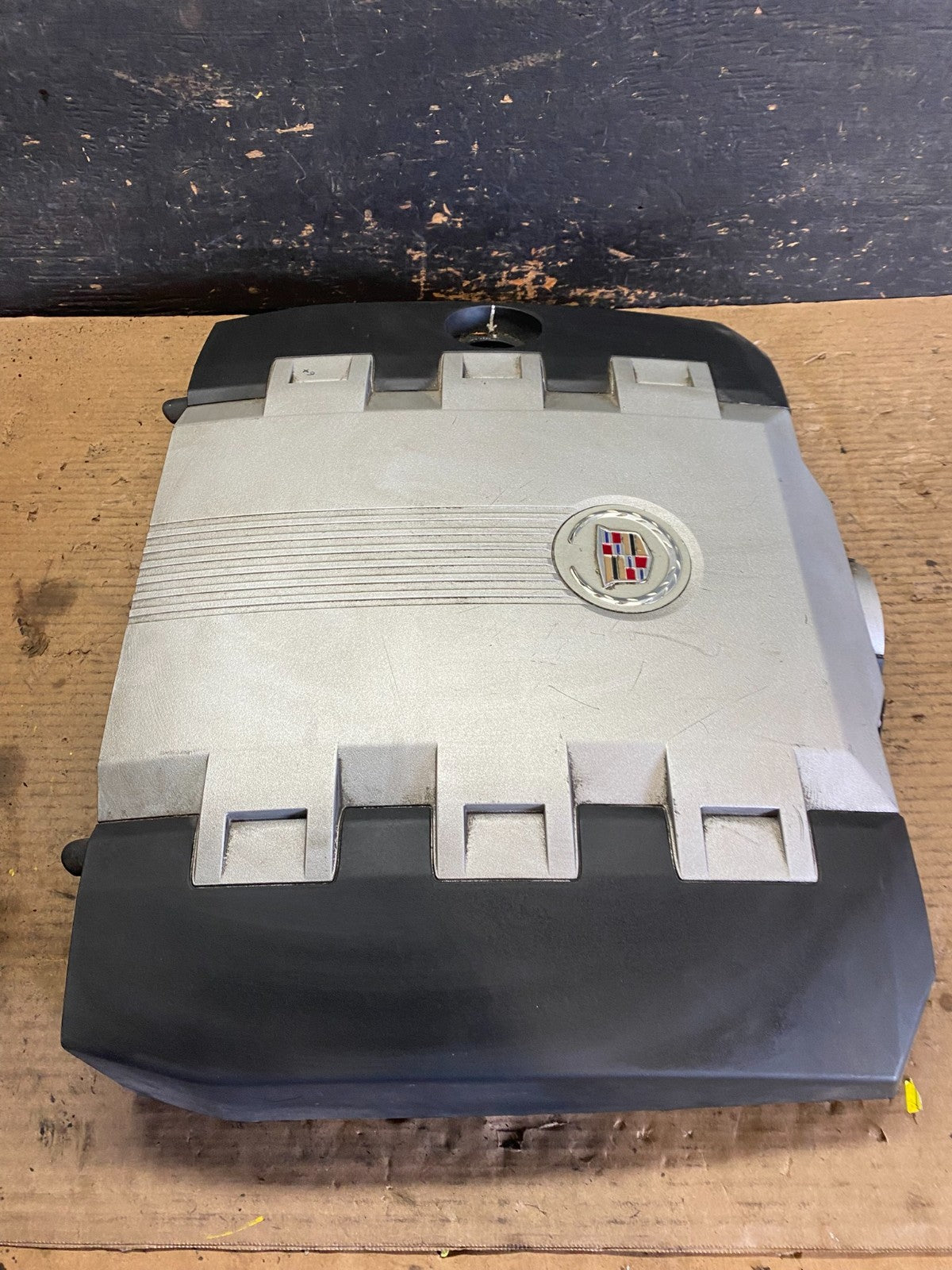 2008 to 2012 Cadillac CTS 3.6L Plastic Engine Cover Shield Z5980 DG2